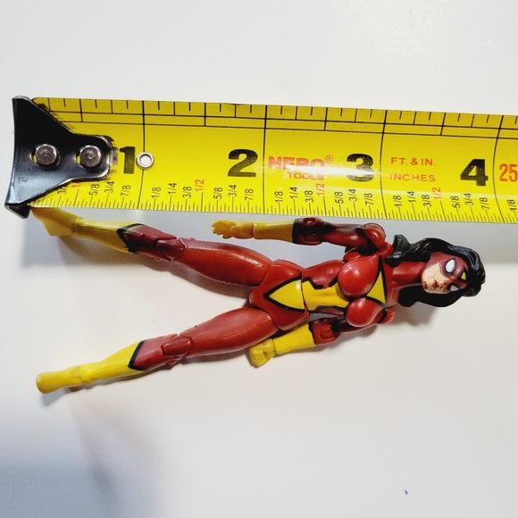 Hasbro Spider-Woman Marvel Universe 3.75" Action Figure - Picture 8 of 8